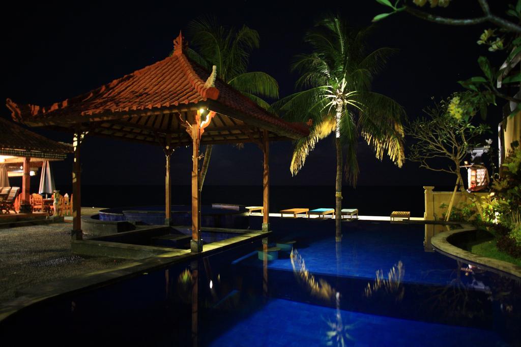 Paradise Palm Beach Bungalows And Dive Center Tulamben Exterior foto