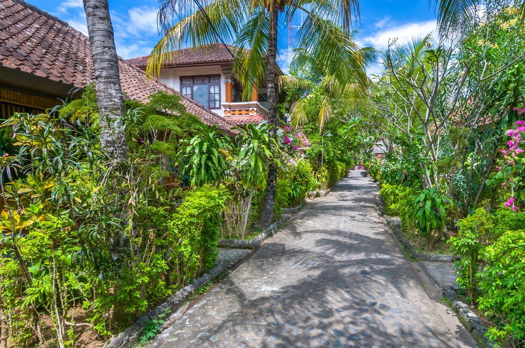 Paradise Palm Beach Bungalows And Dive Center Tulamben Exterior foto