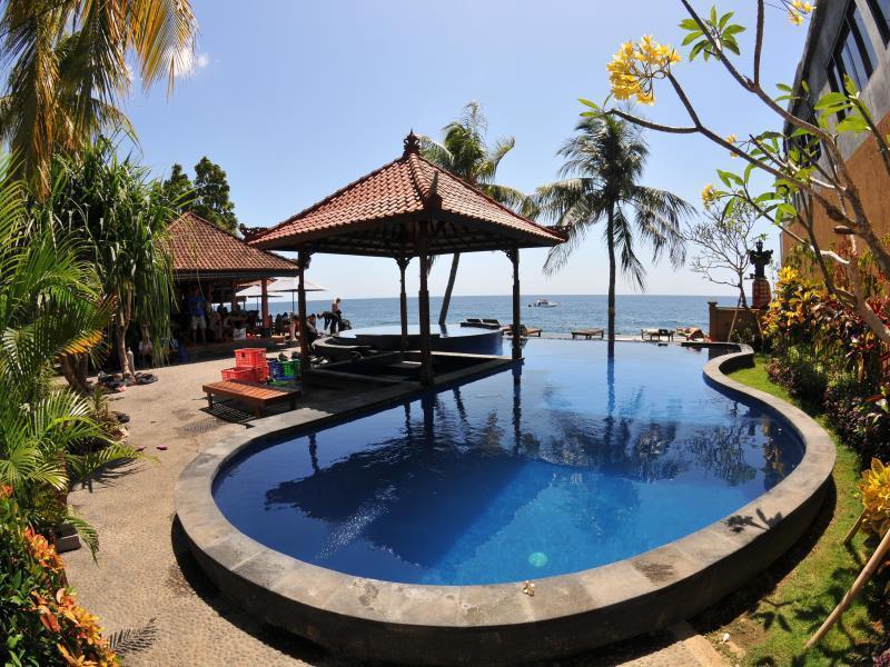 Paradise Palm Beach Bungalows And Dive Center Tulamben Exterior foto